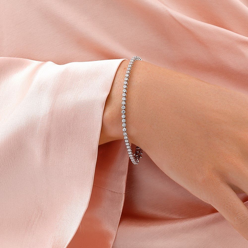 1.80 Carat TW Laboratory-Grown Diamond Tennis Bracelet set in 10kt White Gold